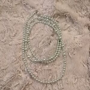 Elegant Silvery Mint Green Faux Pearl Necklace